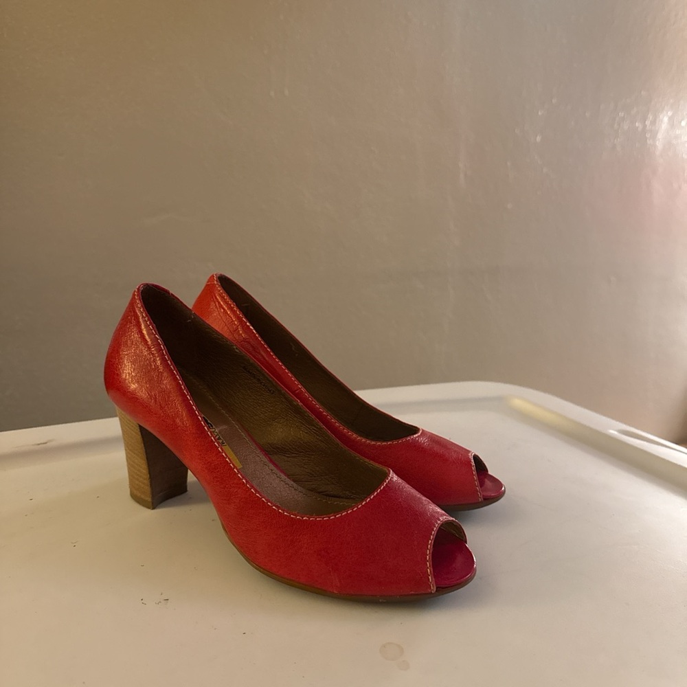 Manas Design Heels